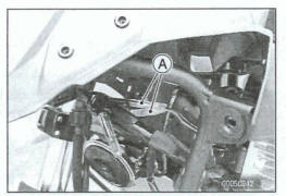 Upper Inner Fairing Removal 