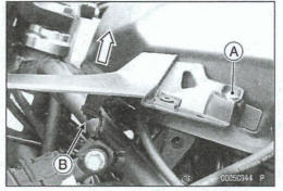 Upper Inner Fairing Removal 